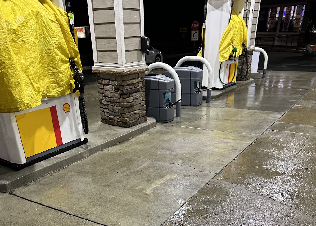 Gas station cleaned by Slon Exterior Care