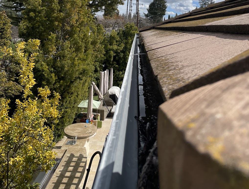 Gutter cleaning in Silicon Valley, CA