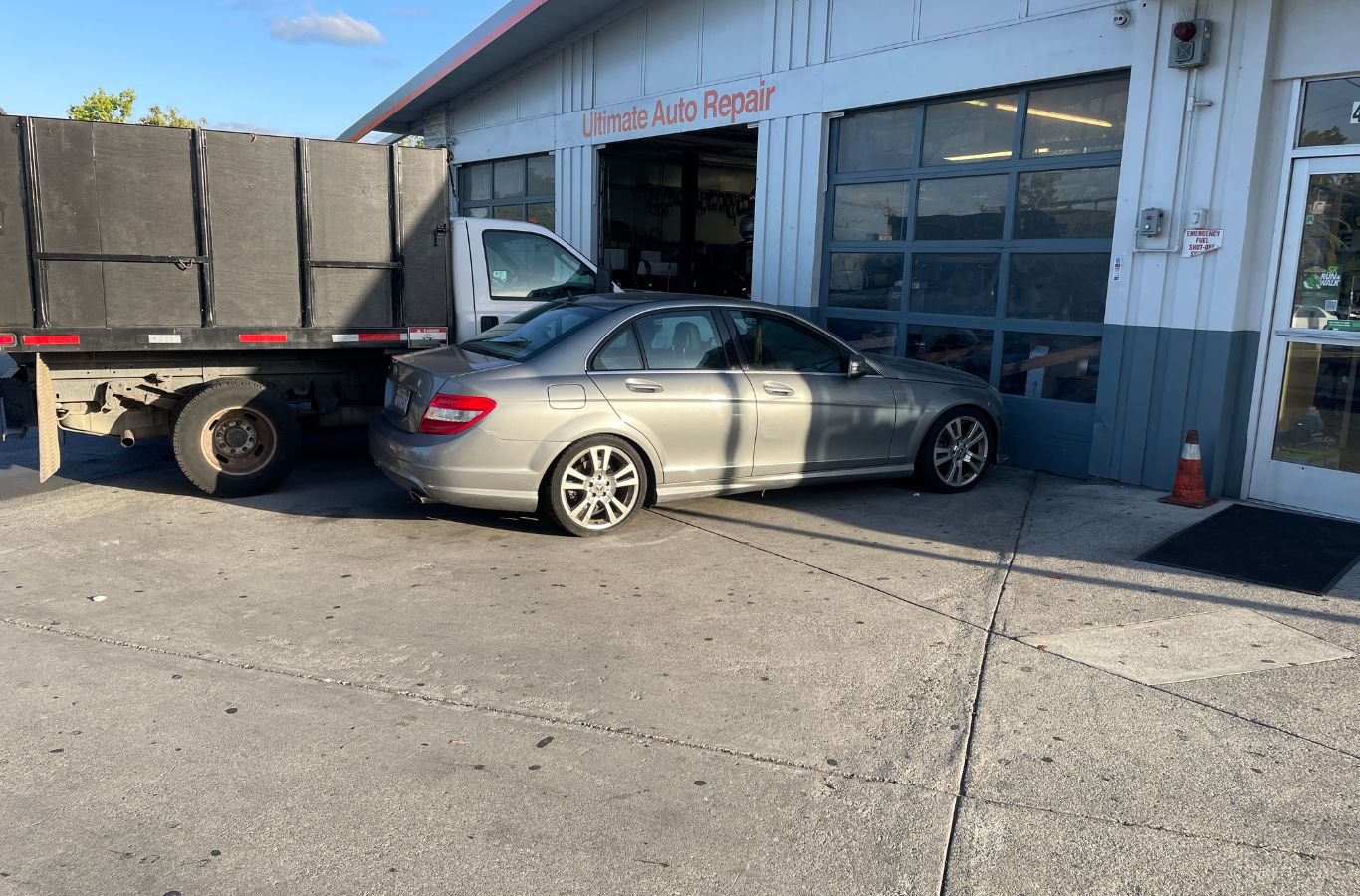 A Slon Exterior Care technician delivering professional commercial pressure washing in Fremont, CA, using advanced equipment to ensure top results.