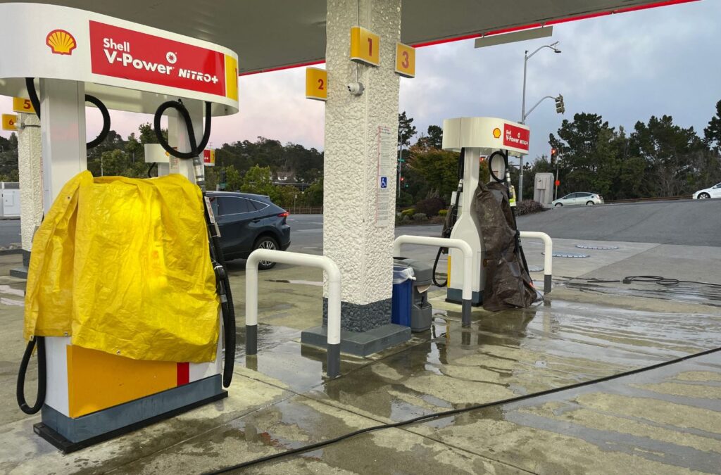 Slon Exterior Care expert restoring a Saratoga, CA commercial property exterior through detailed pressure washing, proving reliability and trusted service. Commercial Pressure Washing near me.