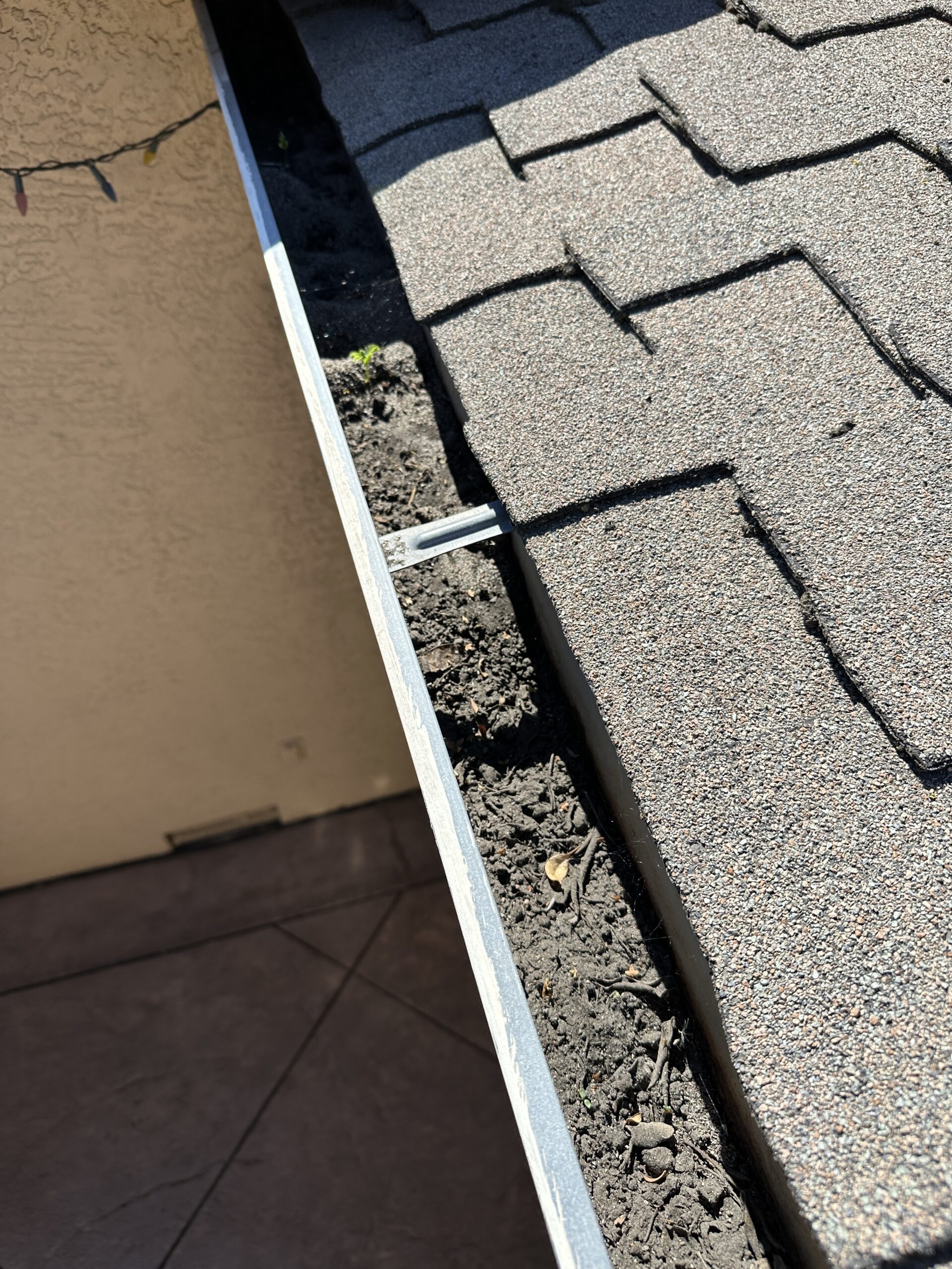 HOA-GUTTER-CLEANING